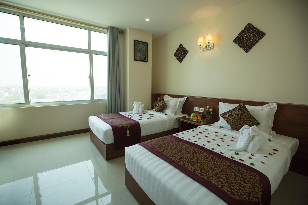King Park Hotel Mandalay Buitenkant foto