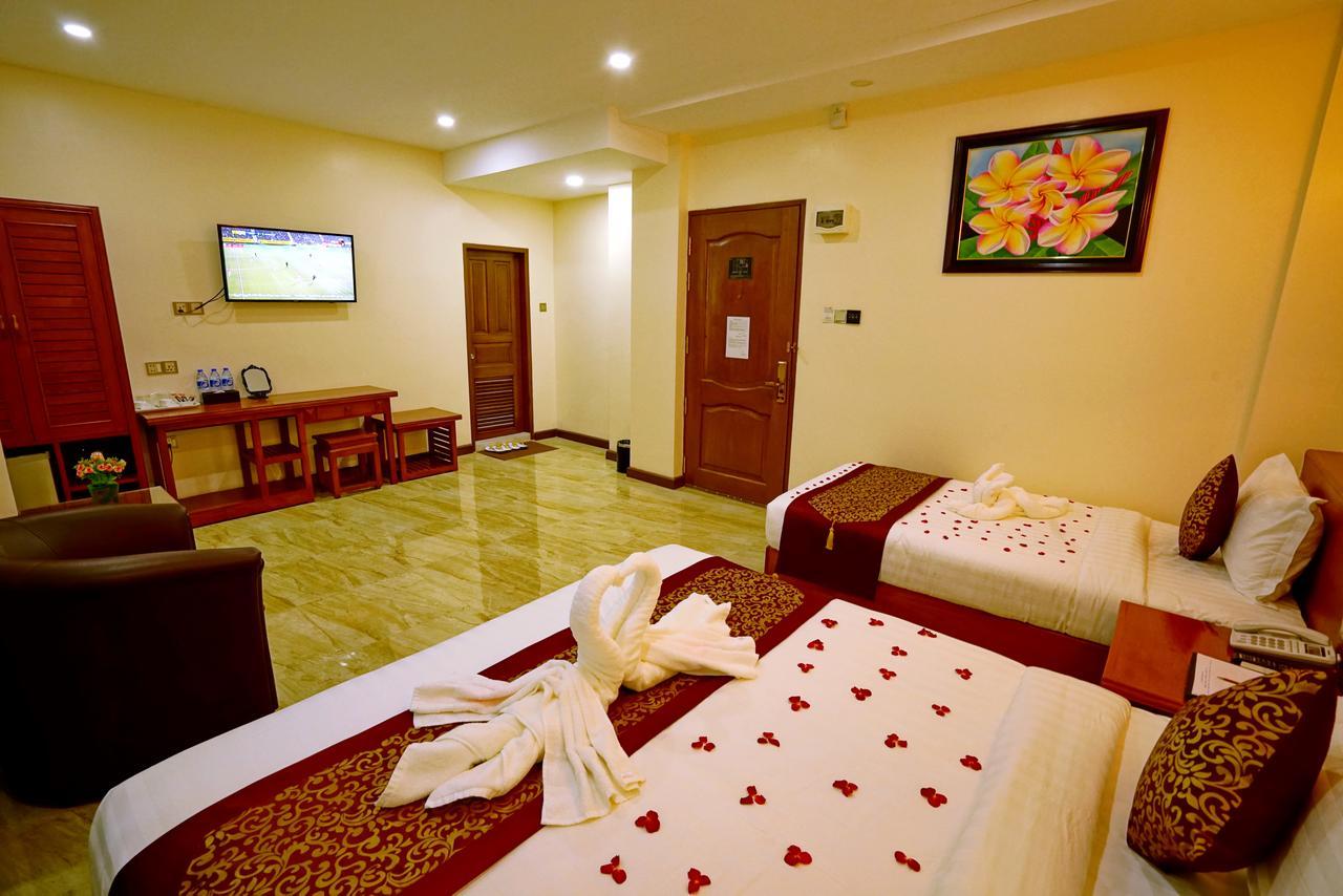 King Park Hotel Mandalay Buitenkant foto