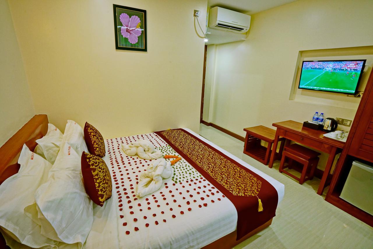 King Park Hotel Mandalay Buitenkant foto