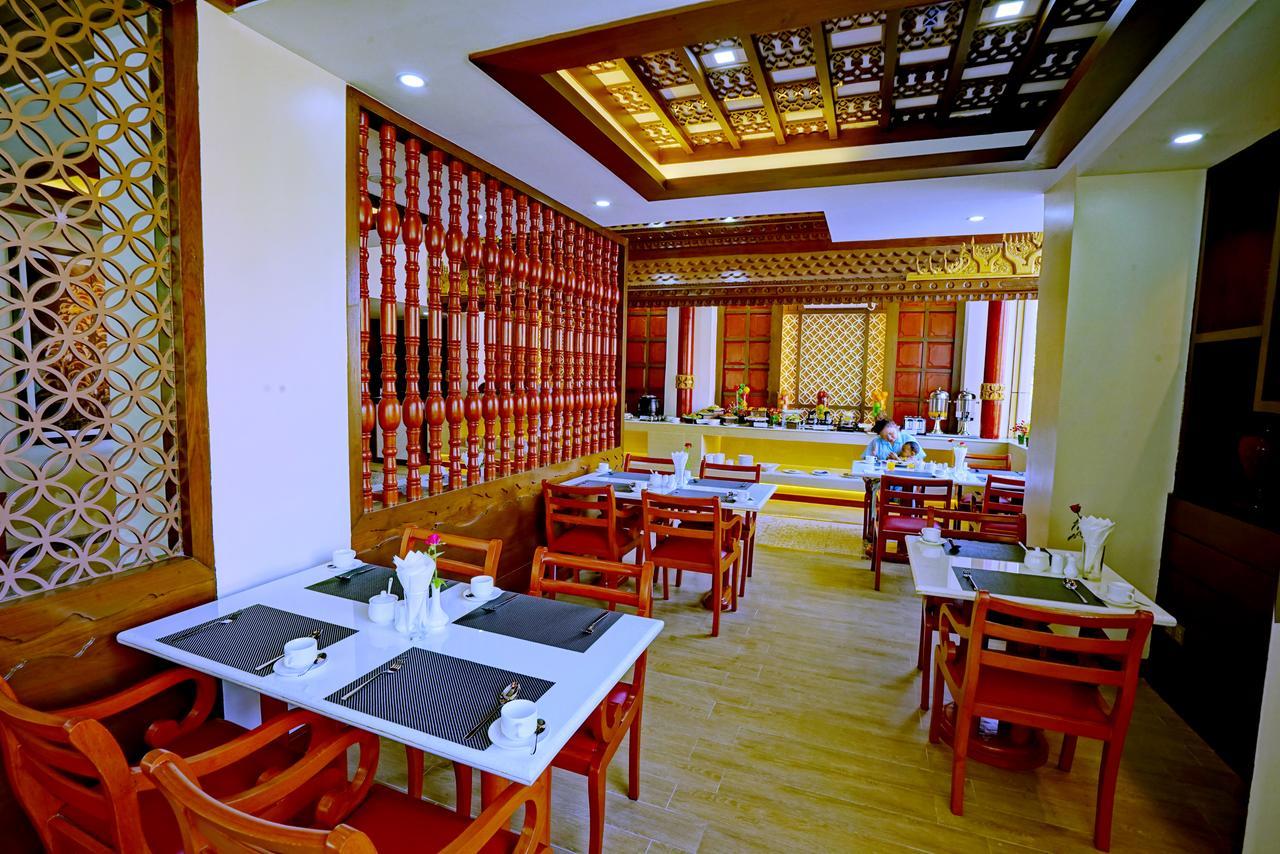 King Park Hotel Mandalay Buitenkant foto
