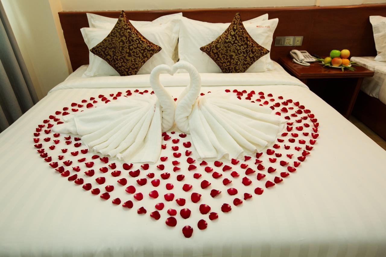 King Park Hotel Mandalay Buitenkant foto