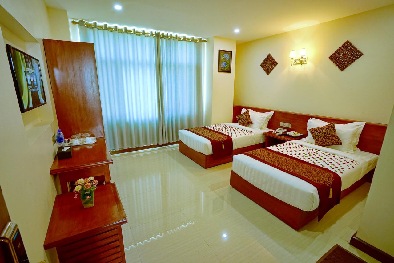 King Park Hotel Mandalay Buitenkant foto