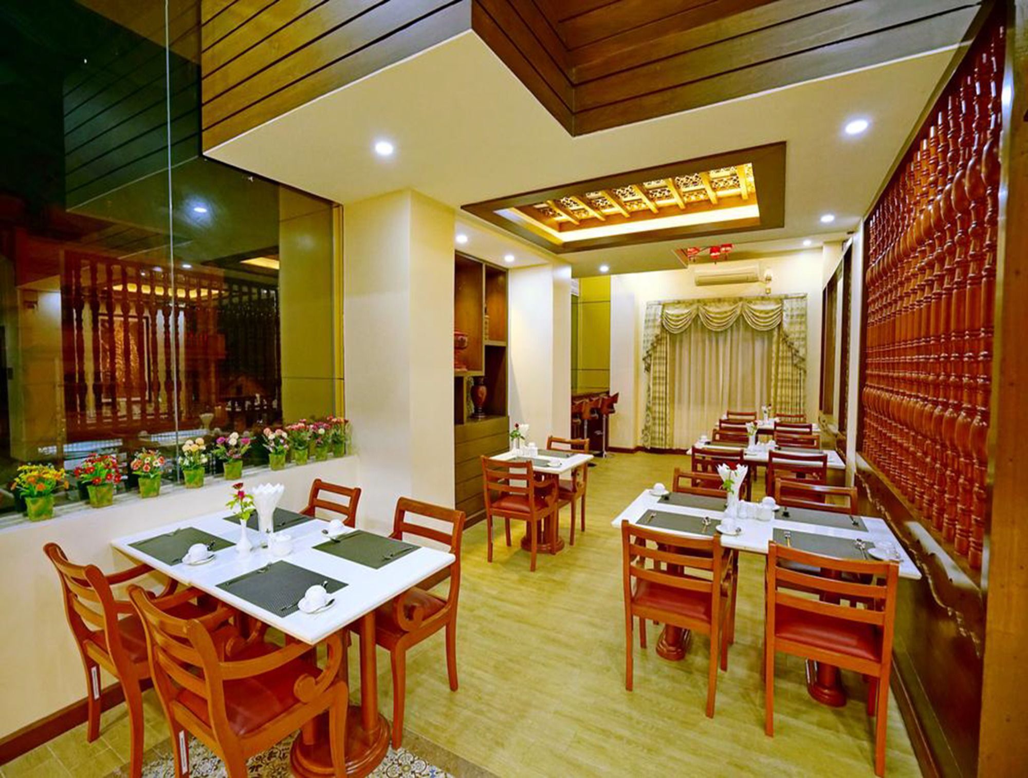King Park Hotel Mandalay Buitenkant foto